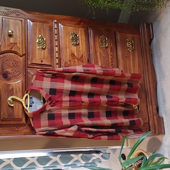 🇨🇦 NWT WOMEN'S LONG SLEEVED PLAID SHIRT - Picture 1 of 7